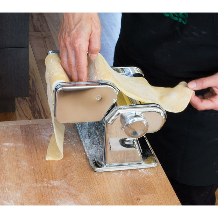 Aunt Gina's Pasta Maker