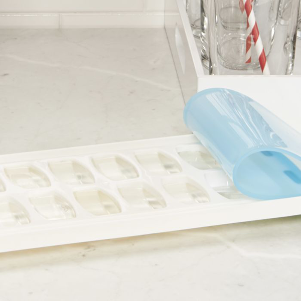 Oxo Good Grips No-Spill Ice Cube Tray — KitchenKapers