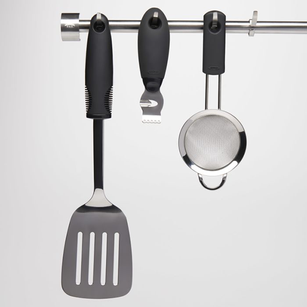 https://www.kitchenkapers.com/cdn/shop/products/1136000_4_oxogoodgrips_3inministrainer_600x600.png?v=1624634459