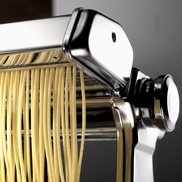  Marcato Atlas Pasta Machine, Made in Italy, Black, Includes  Pasta Cutter, Hand Crank, and Instructions : Home & Kitchen
