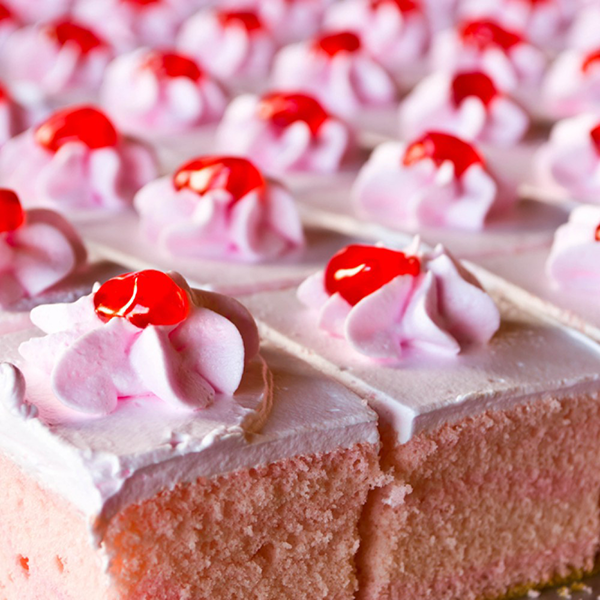 https://www.kitchenkapers.com/cdn/shop/products/Sheet-cake-strawberry1000_600x600.png?v=1623944354