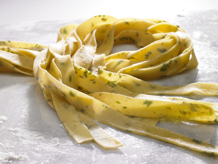 KitchenAid Pasta Deluxe Attachment Set (Pasta Roller / Spaghetti,  Fettuccine