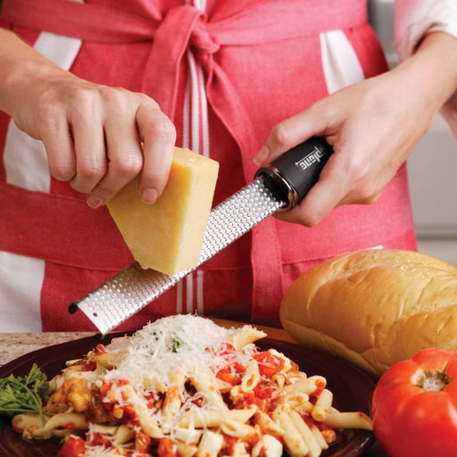 https://www.kitchenkapers.com/cdn/shop/products/microplane-zestergrater-parm-cheese_512x512.jpg?v=1596560039