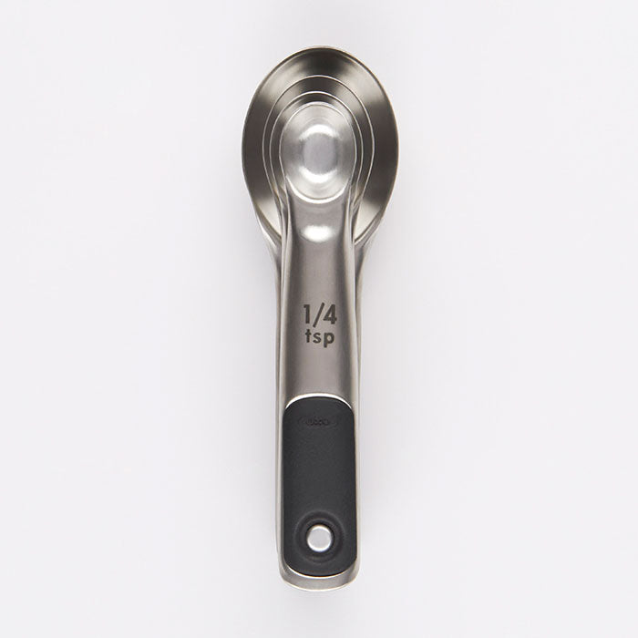 https://www.kitchenkapers.com/cdn/shop/products/oxo-stainless-steel-magnetic-measuring-spoons-43_de5610a6-d477-41b5-bb43-dd1e6b585380_700x700.gif?v=1590078282